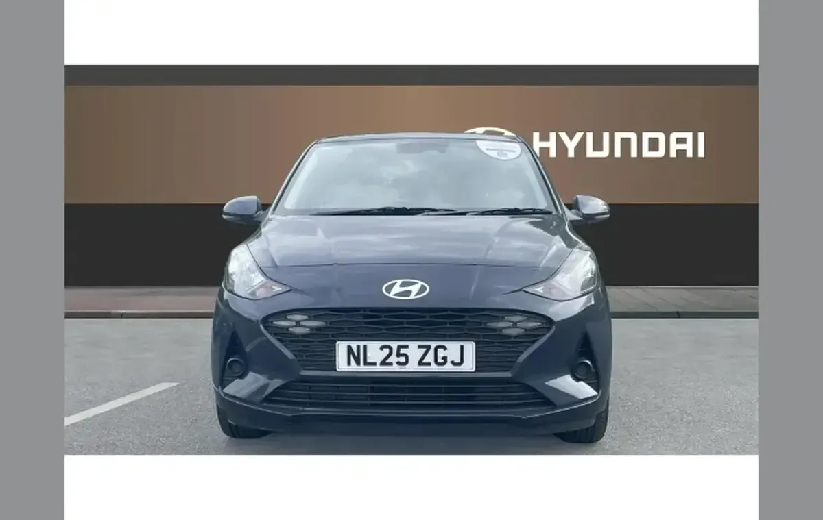 Używany Hyundai i10 Advanced 63 KM (46 kW) 2025 Szary Hatchback