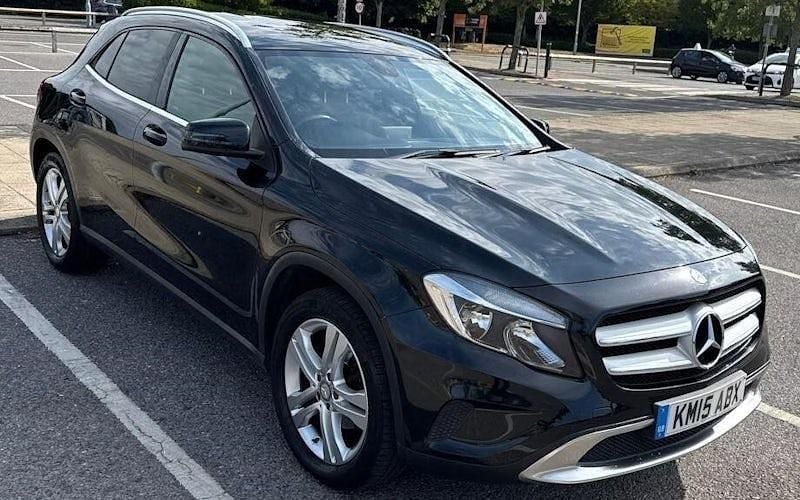 Black Used 2015 Mercedes GLA200 SUV | £10,988 (Fair price) - Image 1/4