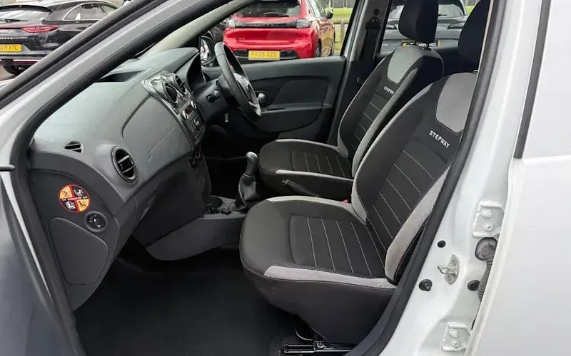 Used Dacia Sandero Essentiel 90 HP (66 kW) 2019 White Hatchback