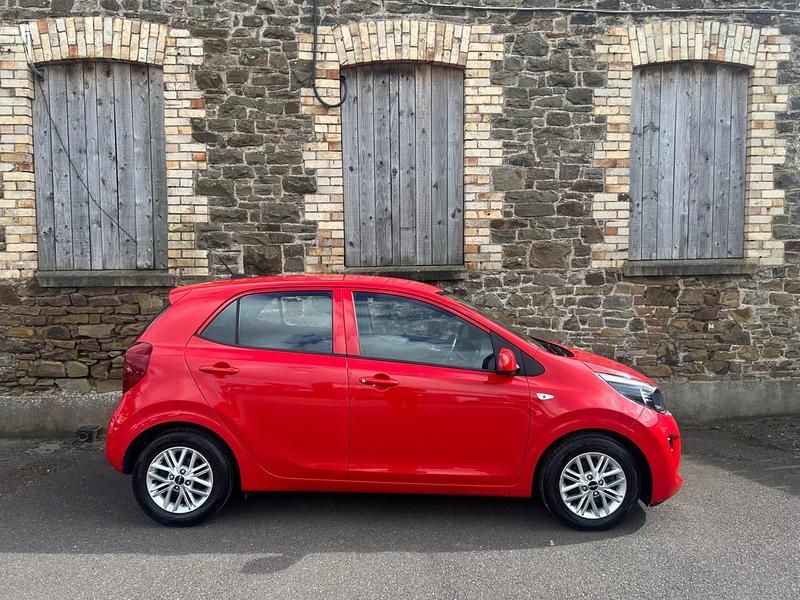 Used Kia Picanto 67 HP (49 kW) 2022 Red Hatchback