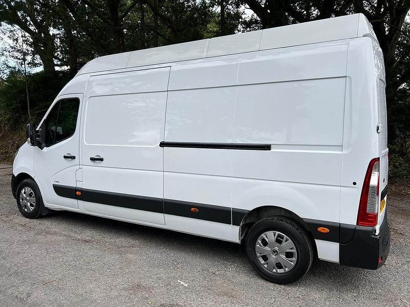 Used Vauxhall Movano Edition 2020 White MPV