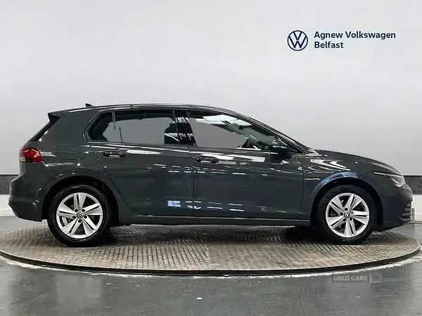 Used VW Golf VIII Life 130 HP (95 kW) 2023 Grey Hatchback