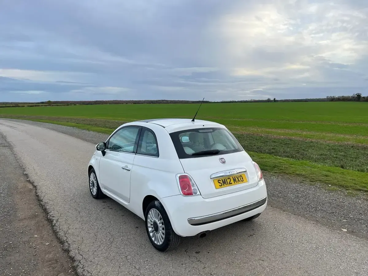 Used Fiat 500 Lounge 68 HP (50 kW) 2012 White Hatchback