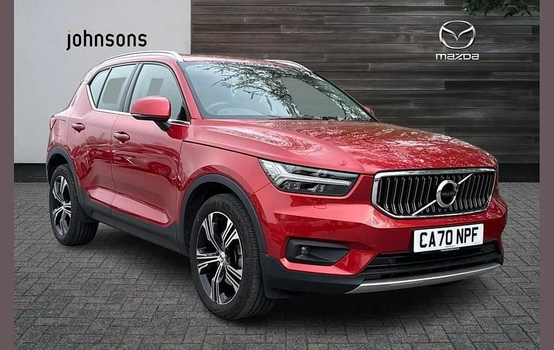 Used Volvo XC40 Inscription 197 HP (144 kW) 2021 Red SUV