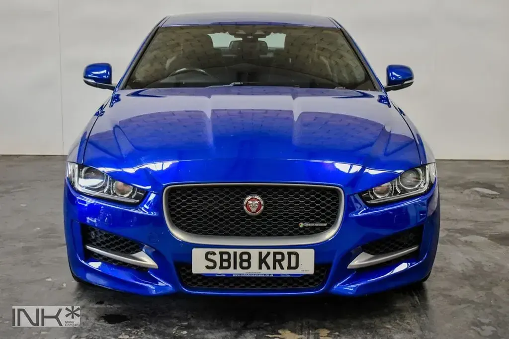 Used Jaguar XE R-Sport 180 HP (132 kW) 2018 Blue Sedan