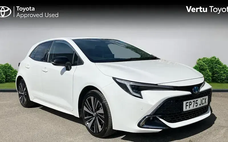 Used Toyota Corolla Design 140 HP (102 kW) 2025 Hatchback