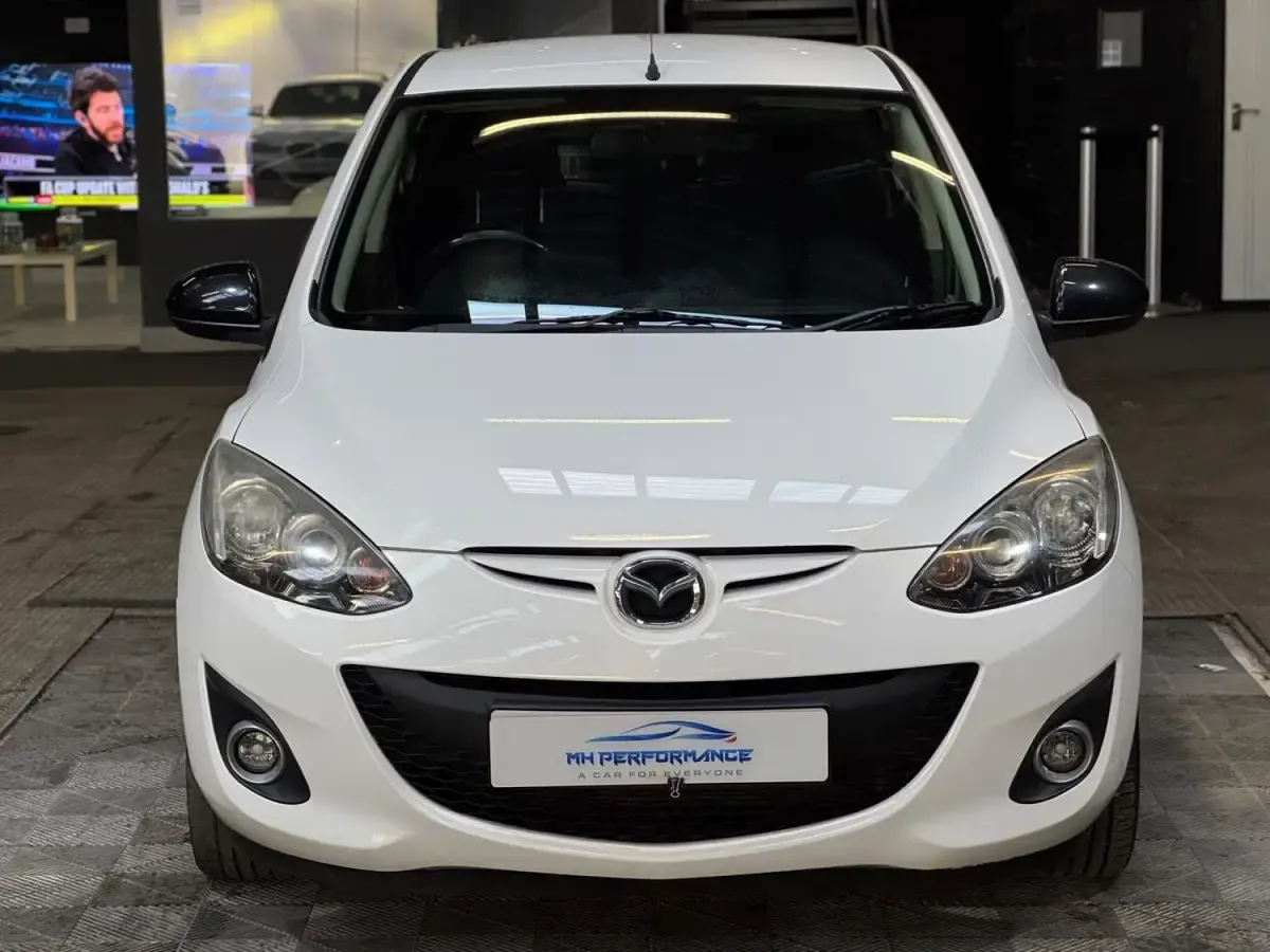 Używany Mazda 2 Edition 2014 Biały Hatchback