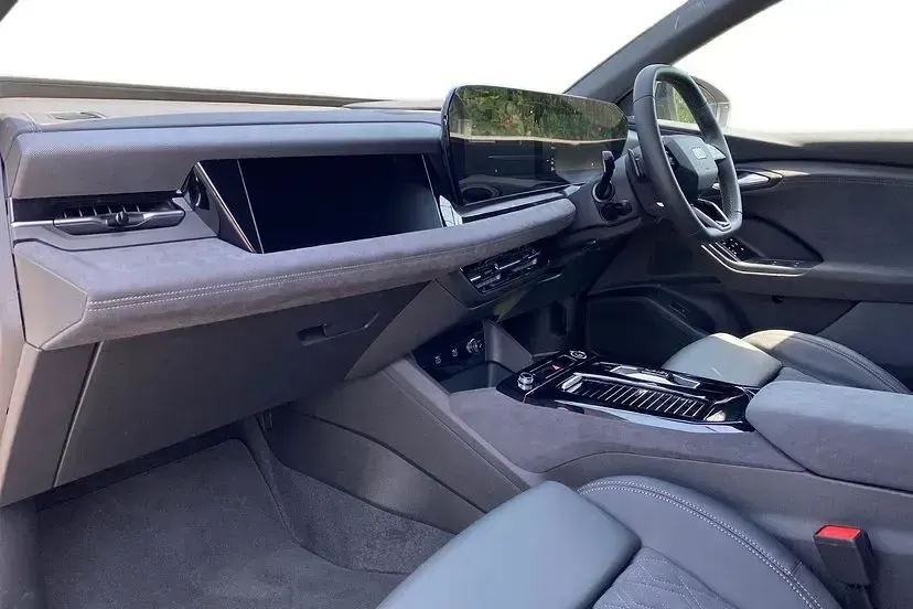 New Audi Q6 Sportback e-tron Advanced 281 kW (383 HP) 2025 Glacier white SUV