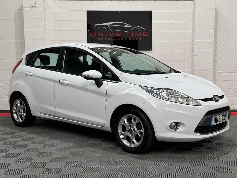 Used Ford Fiesta Zetec 2012 White Hatchback