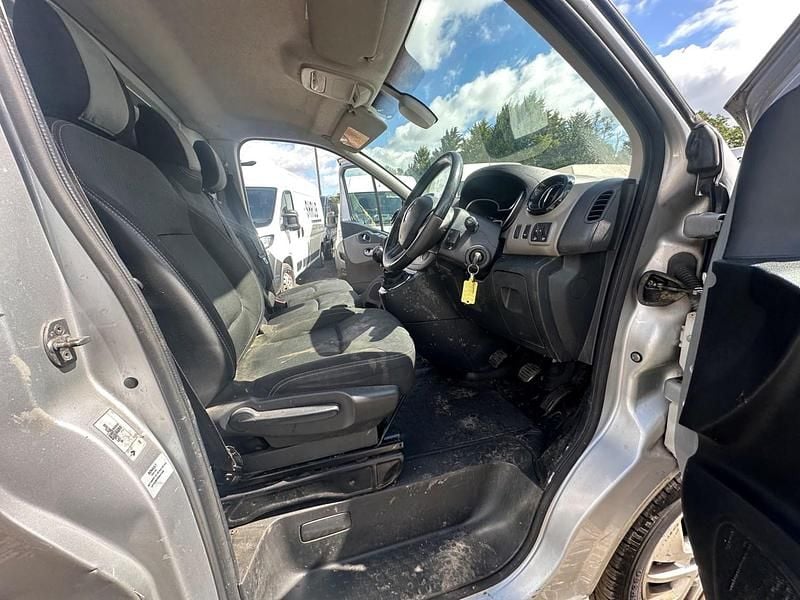 Used Renault Trafic 2019 Silver MPV