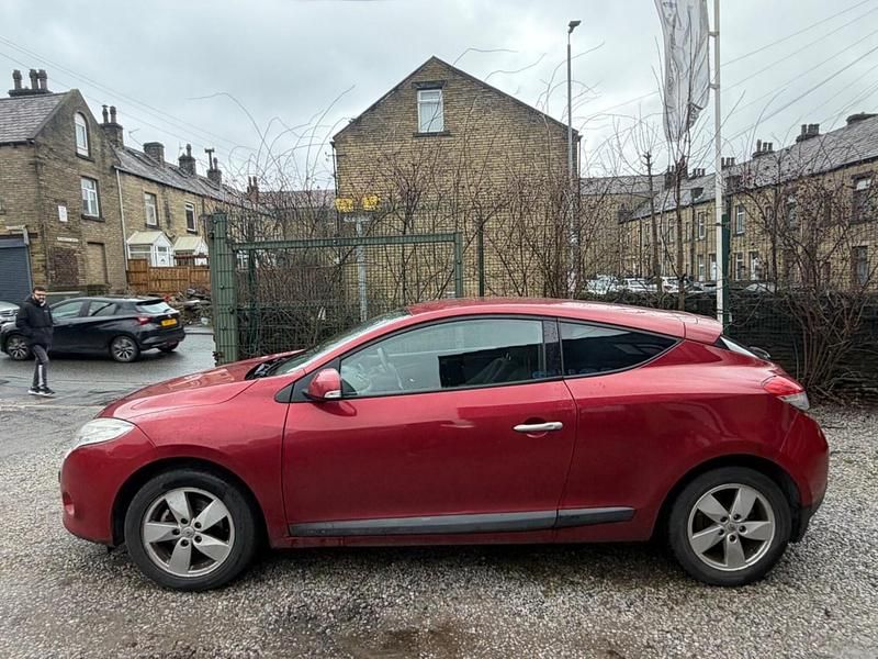 Used Renault Mégane Coupé Dynamique 2009 Red Coupe