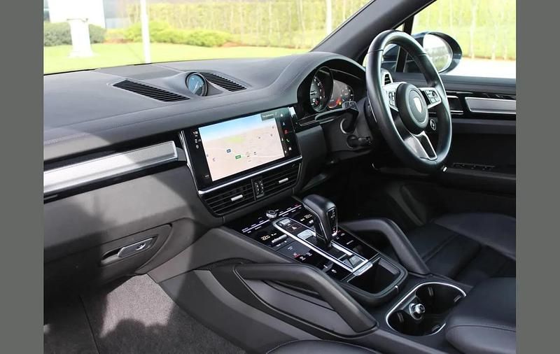 Used Porsche Cayenne Platinum Edition 456 HP (335 kW) 2023 Blue SUV