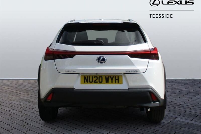 Used Lexus UX 250h 181 HP (133 kW) 2020 White SUV