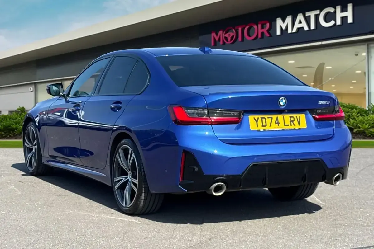 Begagnad BMW 320 M Sport 2024 Blå Sedan