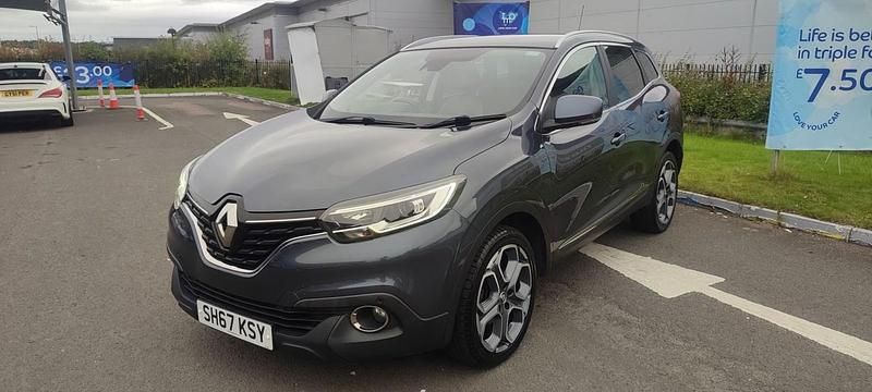 Grey Used 2017 Renault Kadjar Dynamique SUV | £6,995 (Fair price) - Image 1/4