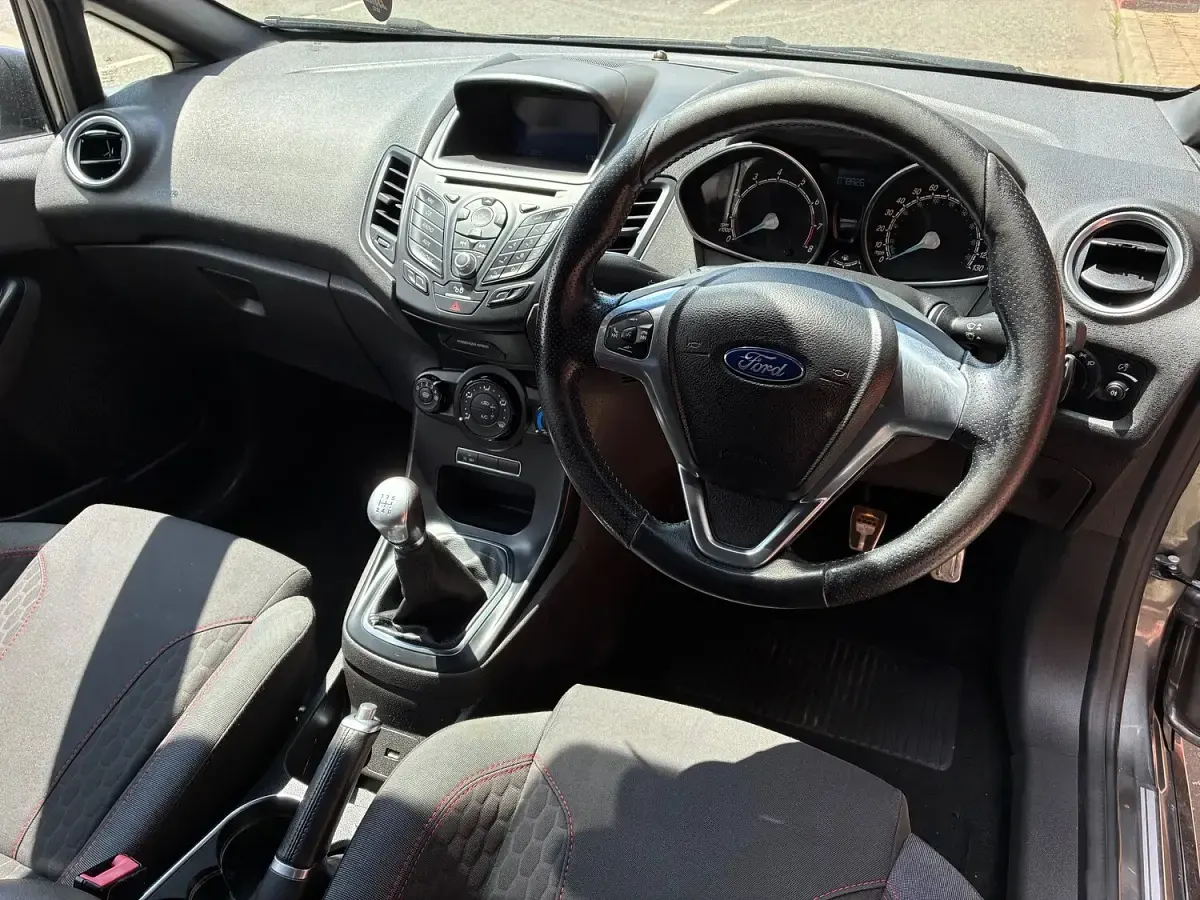 Used Ford Fiesta ST-Line 140 HP (102 kW) 2016 Grey Hatchback