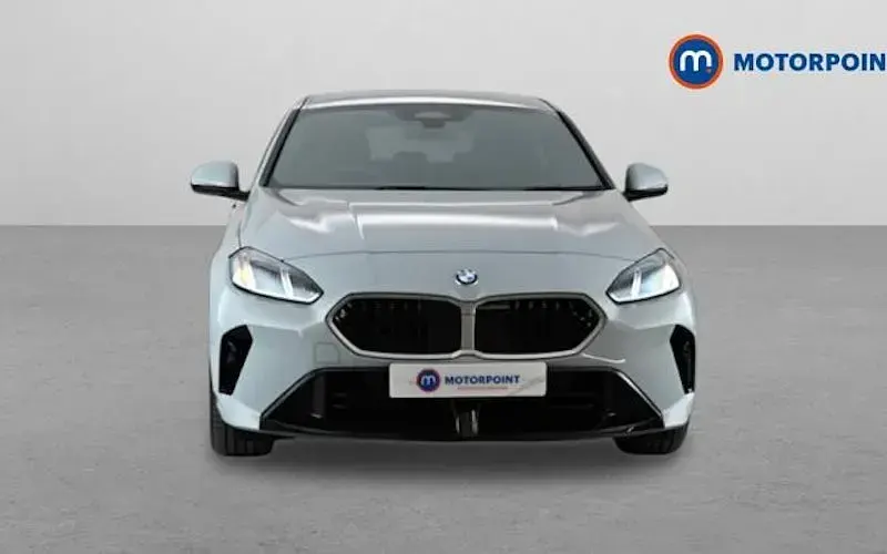 Usado BMW 120 M Sport 156 CV (114 kW) 2025 Gris Utilitario