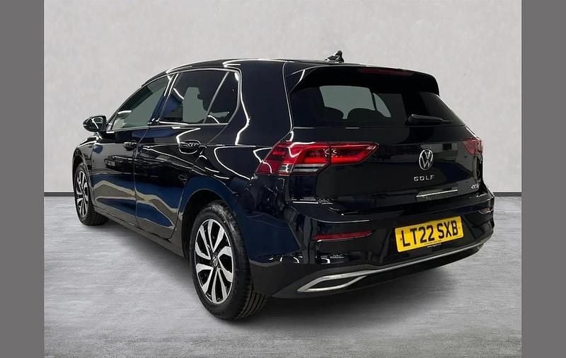 Usado VW Golf VIII Active 150 CV (110 kW) 2022 Negro Utilitario