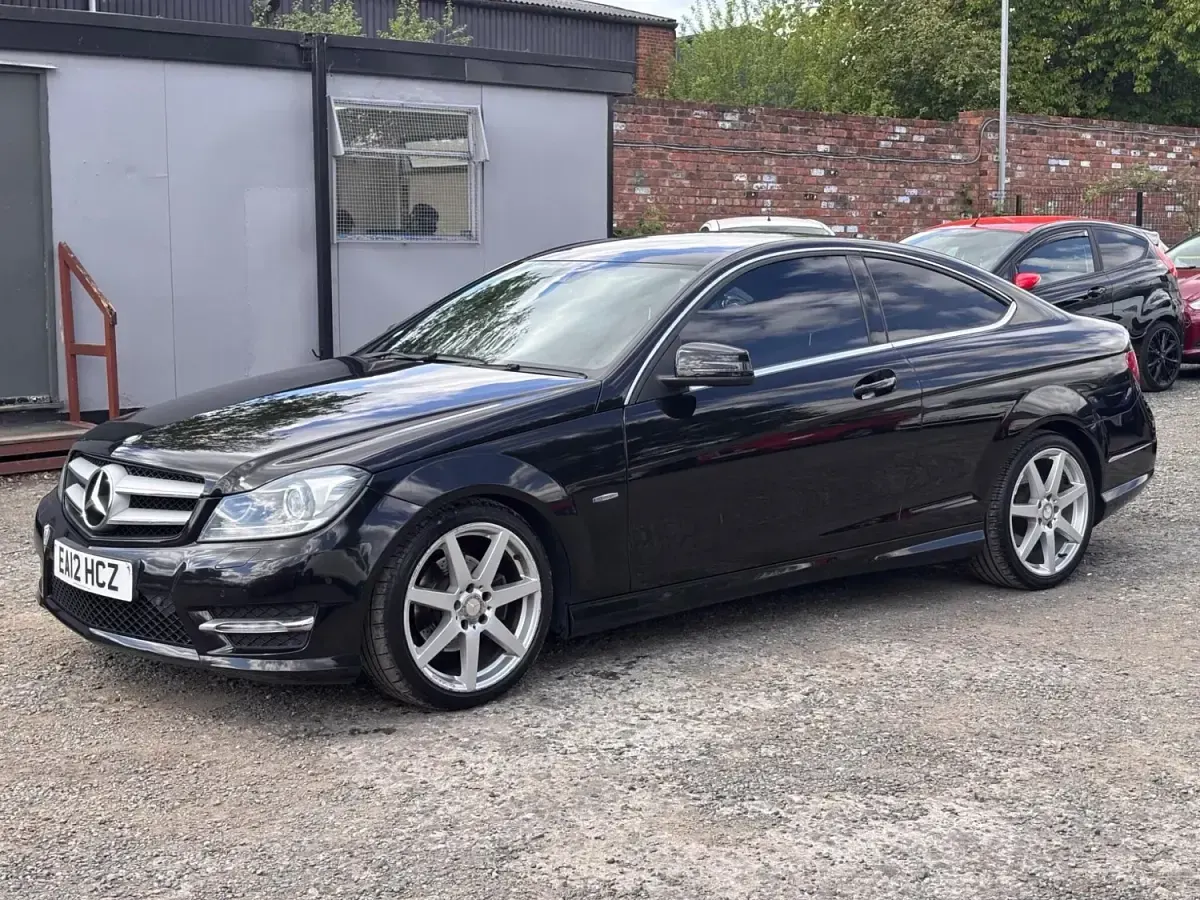 Usado Mercedes C220 AMG 2012 Preto Coupé
