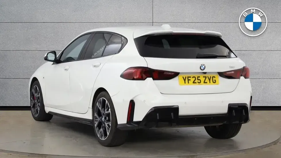 Usado BMW 120 M Sport 168 CV (123 kW) 2025 Blanco Utilitario