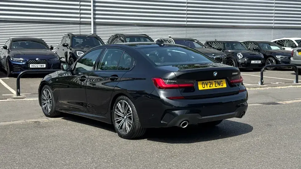 Begagnad BMW 320 M Sport 181 HK (133 kW) 2021 Svart