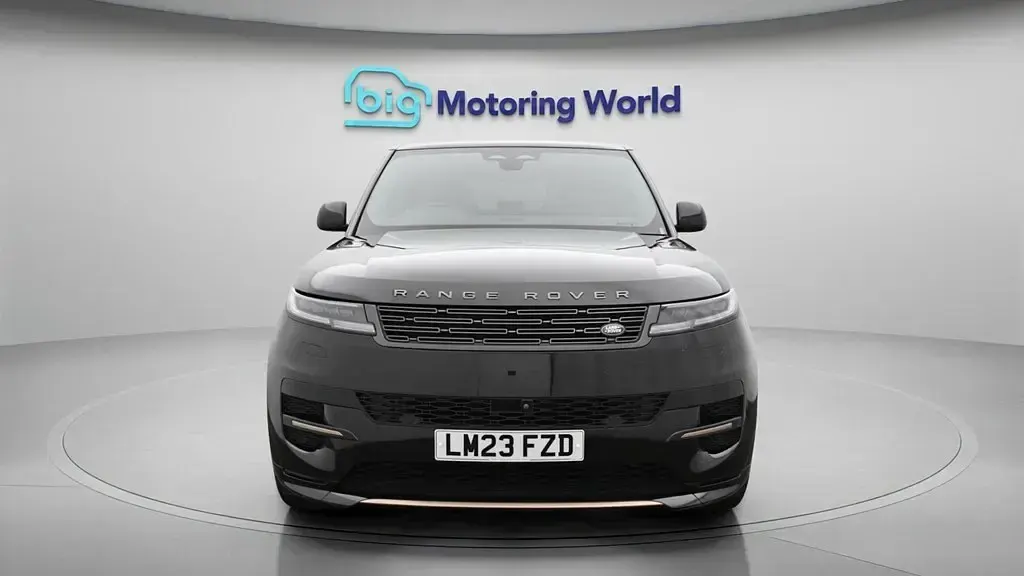 Second-hand Land Rover Range Rover Sport SE Dynamic 440 CP (323 kW) 2023 Negru SUV