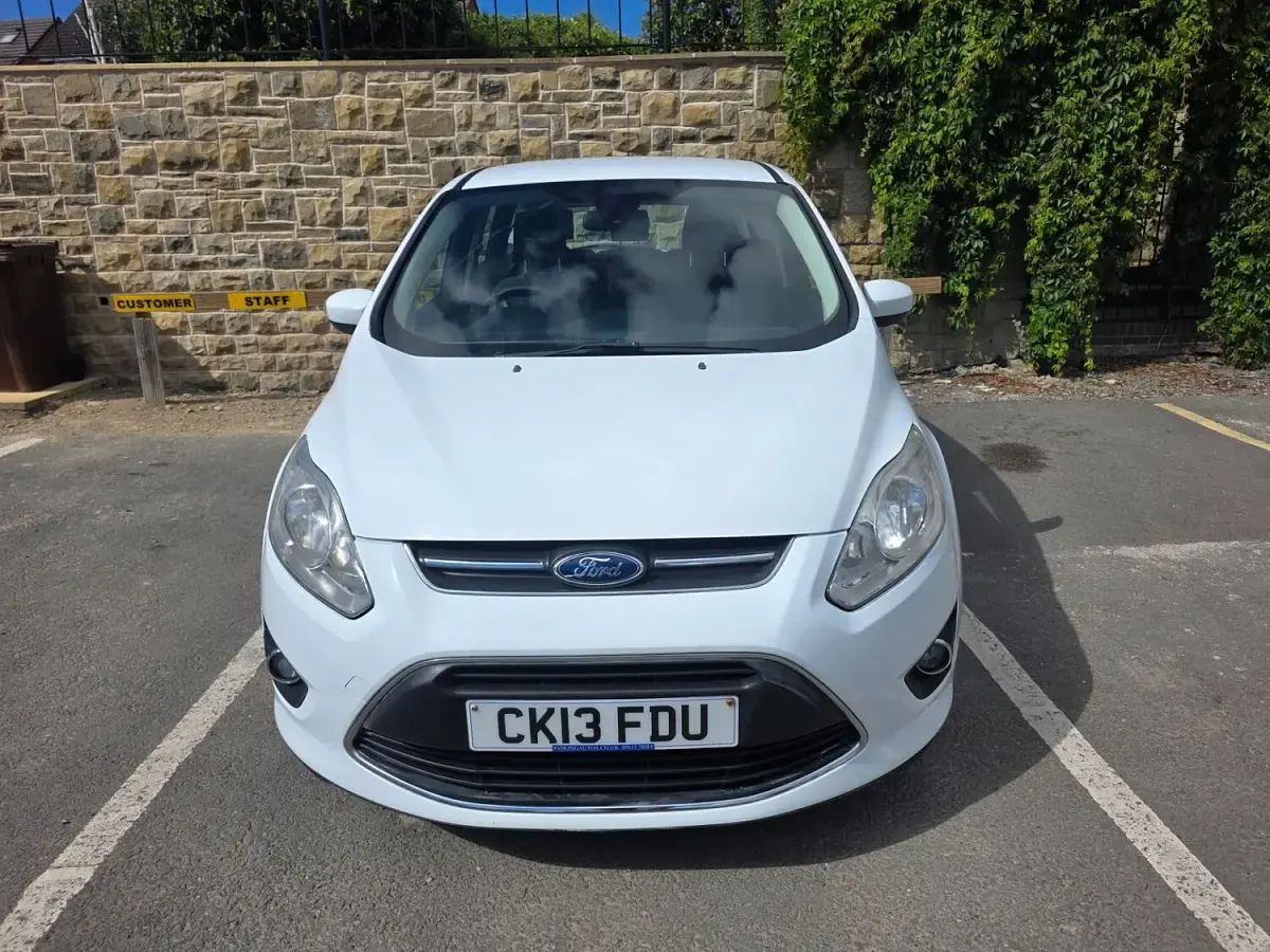 Used Ford C-MAX Zetec 2013 White MPV