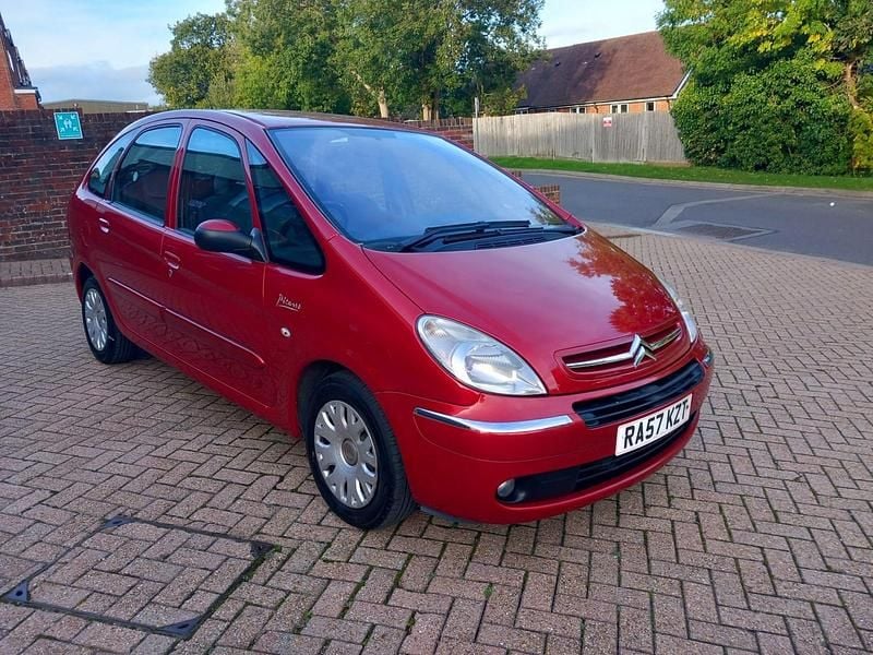 Red Used 2008 Citroën Xsara Picasso MPV | £1,795 - Image 1/4