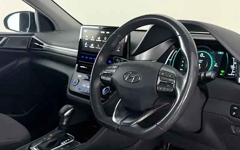 Gebraucht Hyundai Ioniq Premium 141 PS (103 kW) 2021 Schwarz Kleinwagen