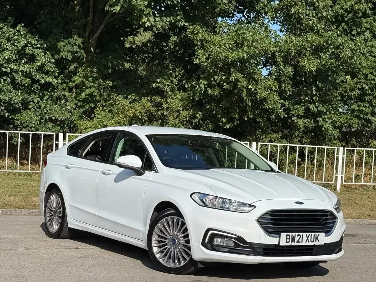 Used Ford Mondeo Titanium 2021 White Hatchback