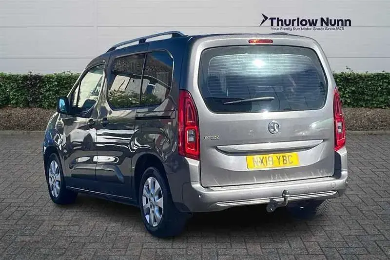 Second-hand Vauxhall Combo S 110 CP (80 kW) 2019 Gri Monovolum