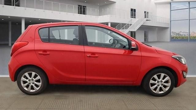 Käytetty Hyundai i20 Active 85 HP (62 kW) 2014 Punainen Viistoperä