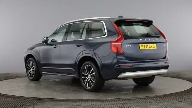 Used Volvo XC90 Momentum 247 HP (181 kW) 2022 SUV