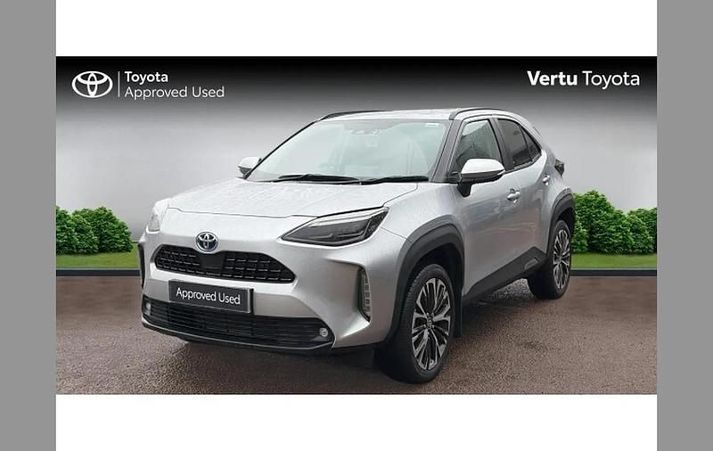 Used Toyota Yaris Cross 113 HP (83 kW) 2024 Silver SUV