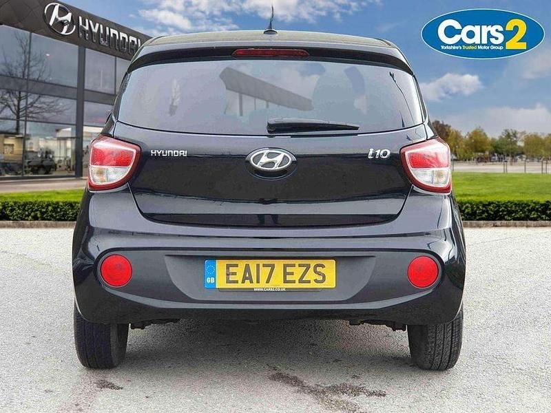 Used Hyundai i10 Premium 65 HP (47 kW) 2017 Black Hatchback