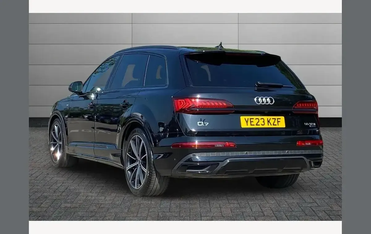 Used Audi Q7 Black Edition 340 HP (250 kW) 2023 Black SUV