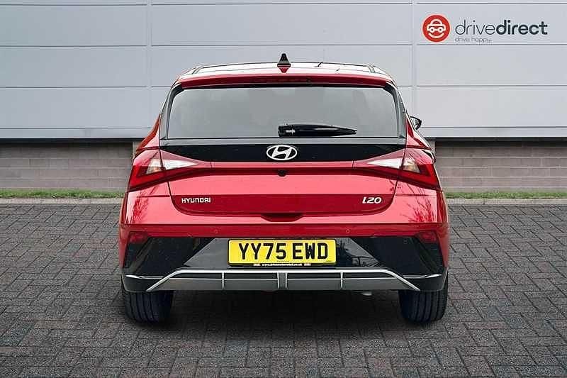 Used Hyundai i20 Ultimate 100 HP (73 kW) 2025 Red Hatchback