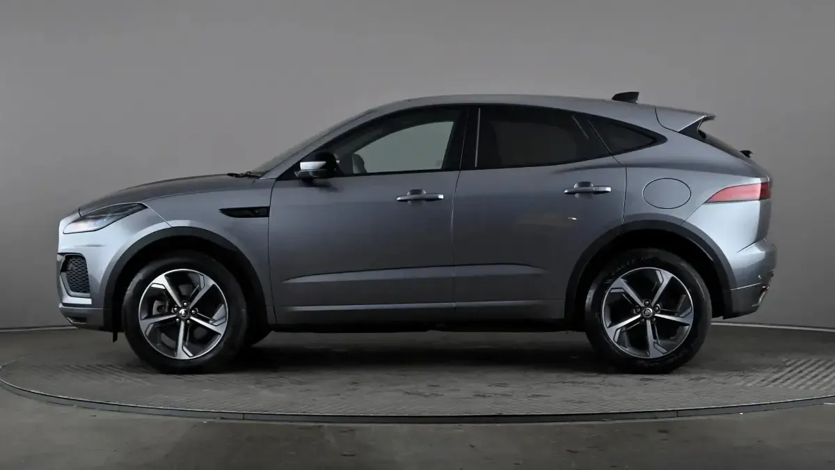 Usado Jaguar E-Pace R-Dynamic 309 HP (227 kW) 2023 Cinzento SUV