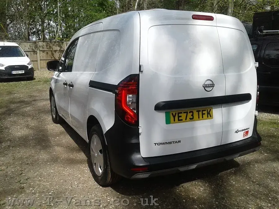 Usado Nissan Townstar Acenta 89 kW (122 HP) 2023 Branco Van