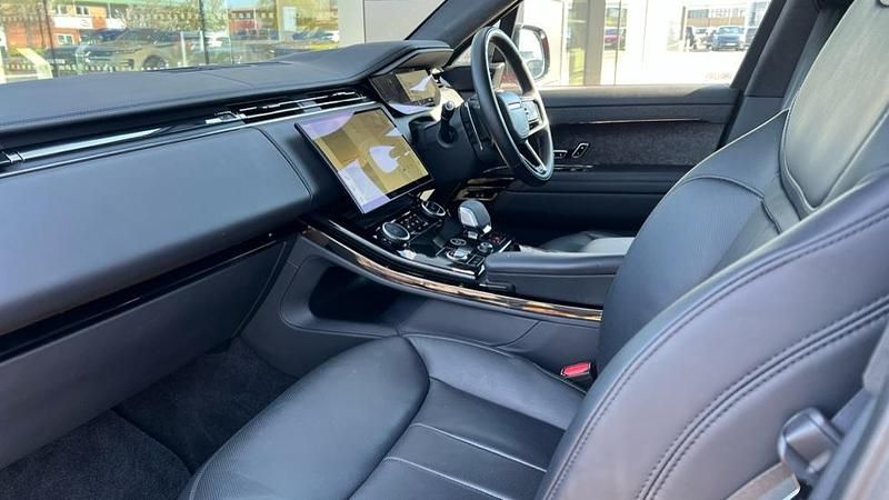 Second-hand Land Rover Range Rover Sport First Edition 510 CP (375 kW) 2023 Roșu SUV