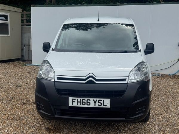 White Used 2017 Citroën Berlingo MPV | £6,000 (Super price) - Image 1/1