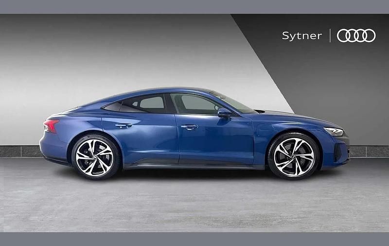 Used Audi e-tron GT quattro Comfort 384 kW (523 HP) 2022 Blue Sedan