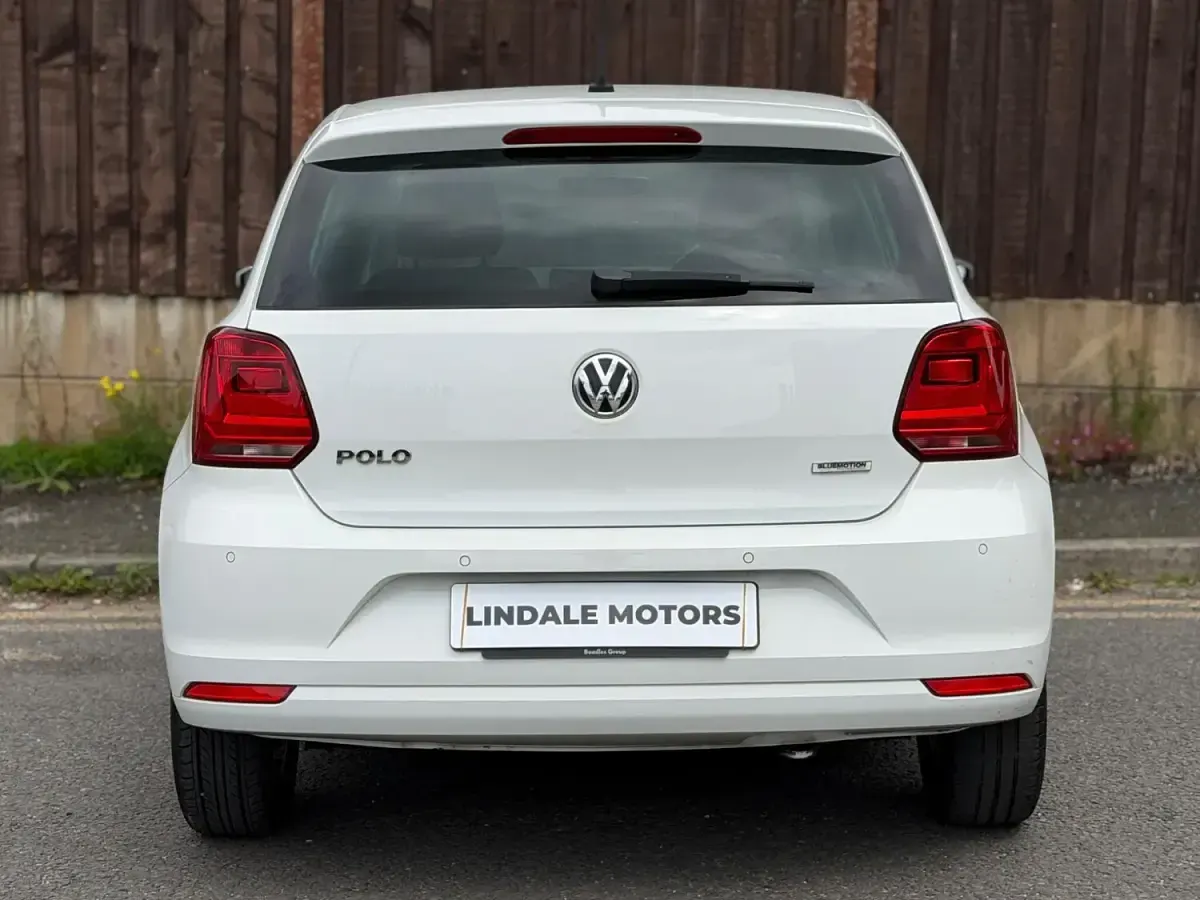 Used VW Polo Edition 60 HP (44 kW) 2017 White Hatchback