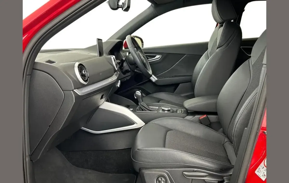 Used Audi Q2 S-Line 147 HP (108 kW) 2023 Red SUV