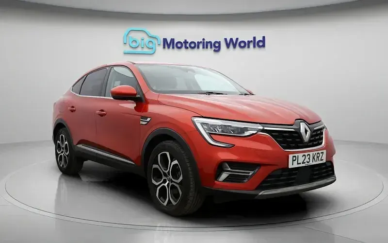 Used Renault Arkana Techno 145 HP (106 kW) 2023 Red SUV