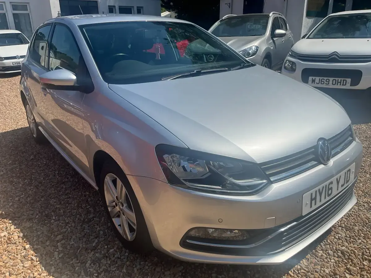 Used VW Polo Match 60 HP (44 kW) 2016 Silver Hatchback