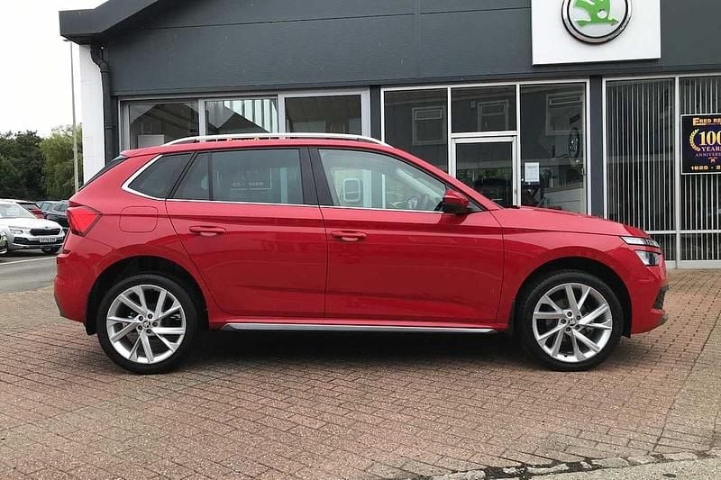 Used Skoda Kamiq SE L Executive 110 HP (80 kW) 2023 Velvet red metallic SUV