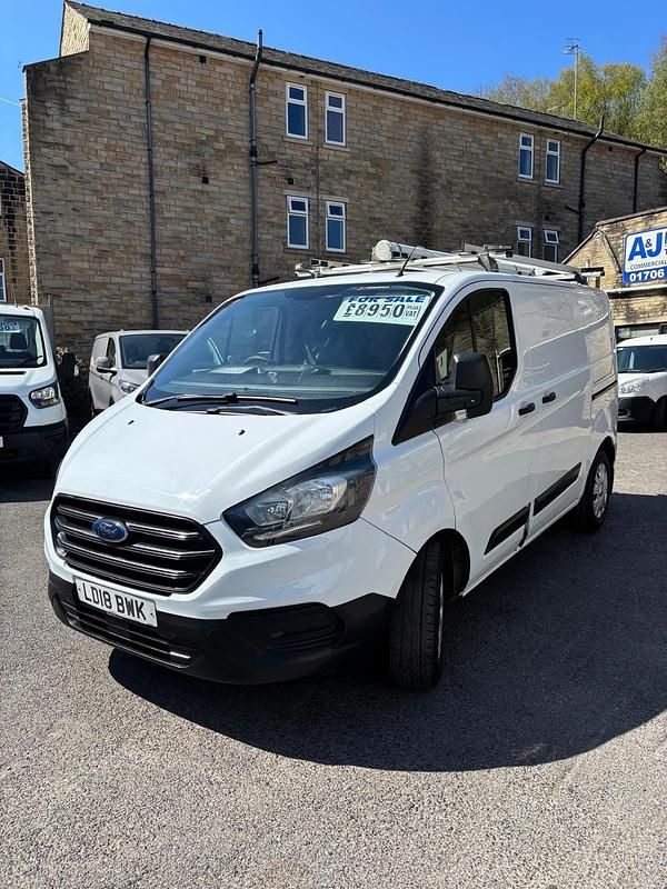 Used Ford Transit Custom 105 HP (77 kW) 2018 White Van