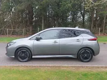 Używany Nissan Leaf N-Connecta 110 kW (150 KM) 2023 Szary Hatchback