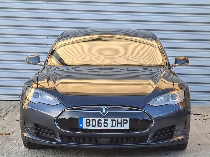 Used Tesla Model S 311 kW (423 HP) 2015 Silver Hatchback